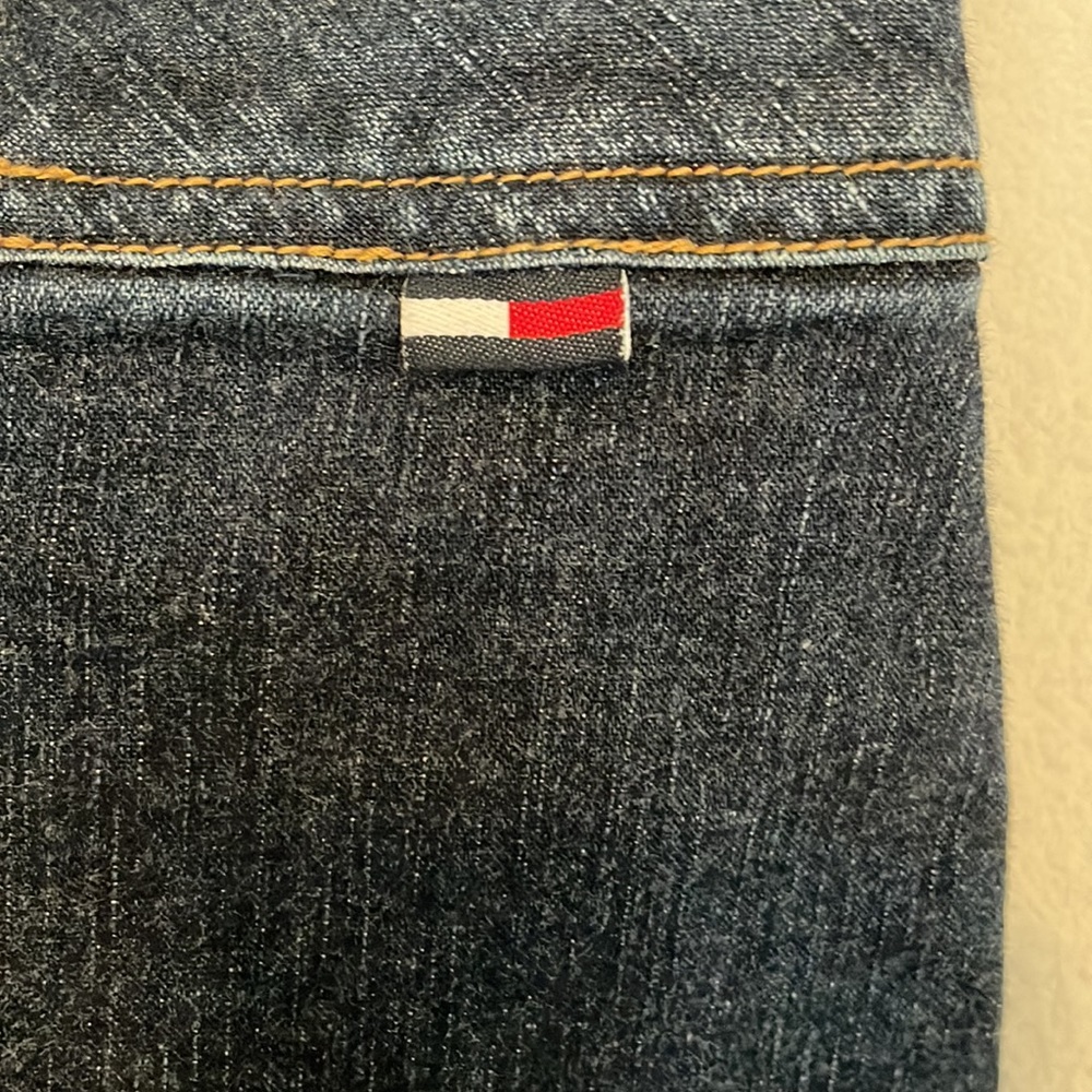 Tommy Jeans ladies denim skirt in size 13.